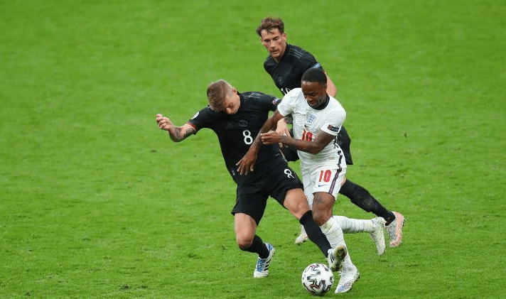 英格兰队完胜韩国队,奥恰洛夫高光表现 英格兰队完胜韩国队,奥恰洛夫高光表现