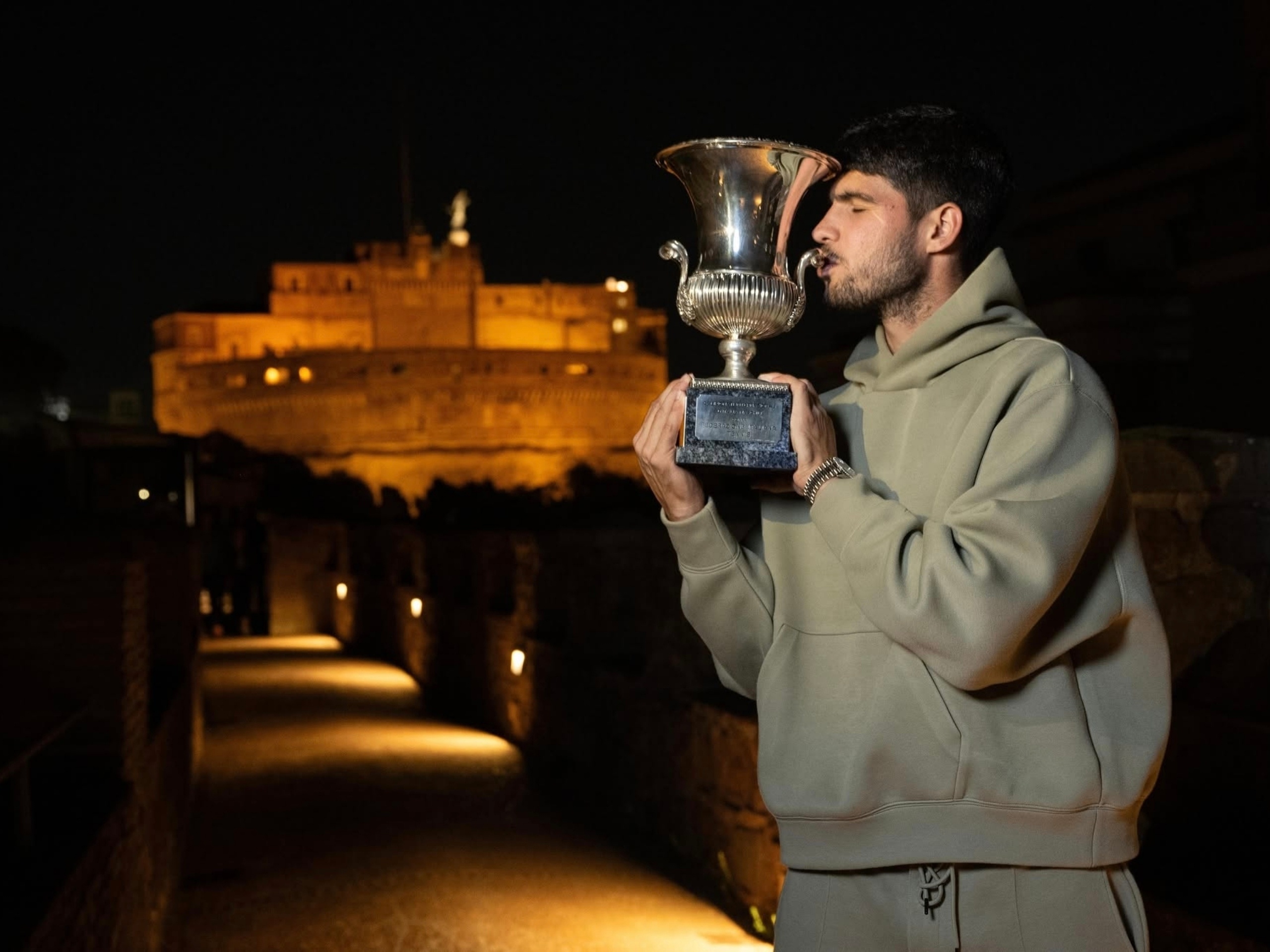 法网碾压戴维斯杯,梅德韦杰夫扛起全队 法网碾压戴维斯杯,梅德韦杰夫扛起全队