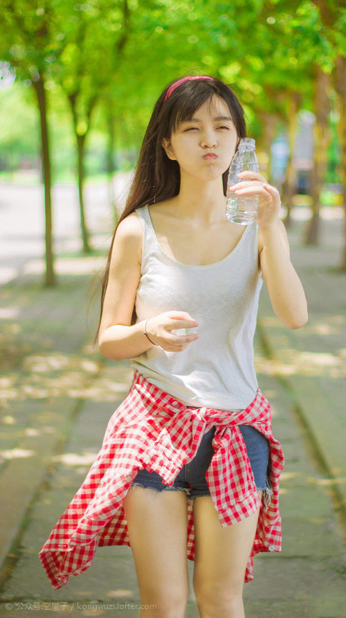 引擎咆哮,篮筐震颤,锡安在F1揭幕战上的跨界统治