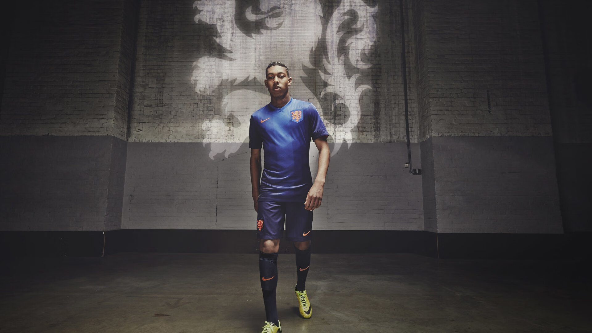 数据幽灵接管赛道,当美国足球的速胜公式成为F1年度争冠的终极算法